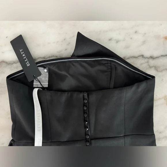 Elliatt Black Strapless Asymmetrical Sheath Dress - Picture 8 of 9